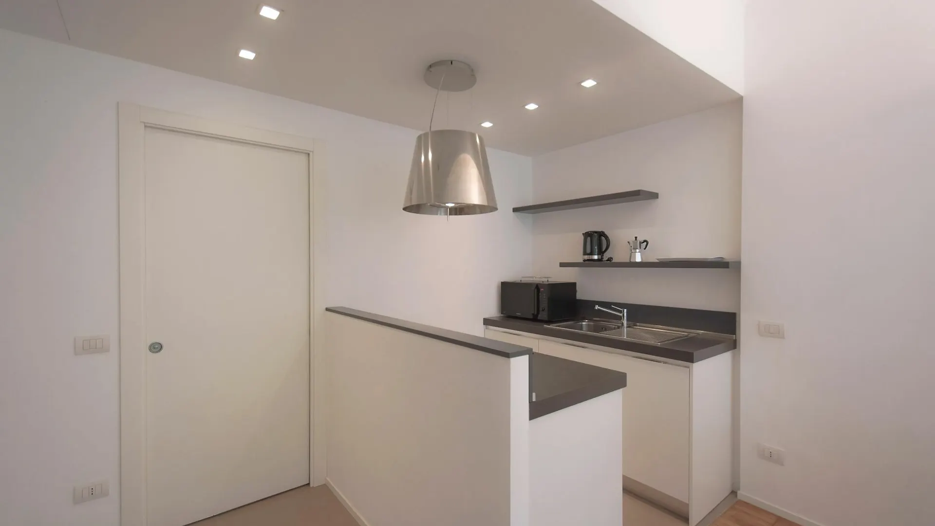 Aparthotel Brera Fiori Chiari Milan 2*,